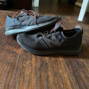 New balance tennis shoes